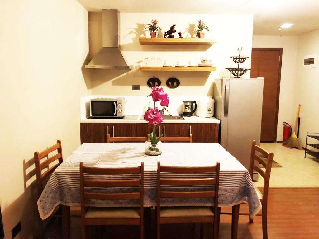 Splendido Tagagtay Taal Lake Staycation Free Parking Netflix No Free Pool Tagaytay City Exterior foto